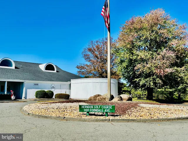 $430,000 | 1018 Knight Lane, Herndon, VA 20170