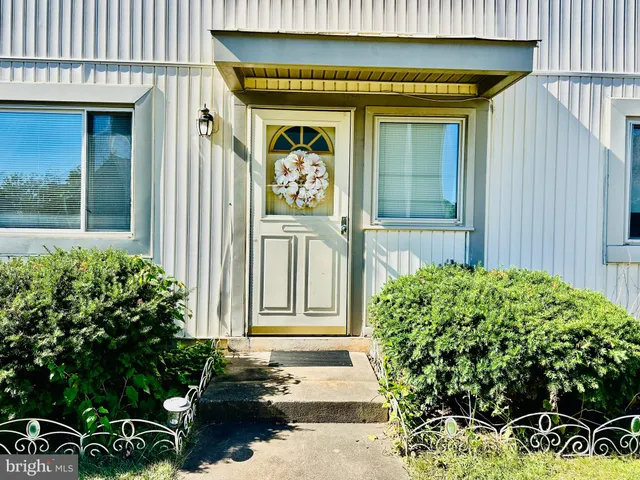 $430,000 | 1018 Knight Lane, Herndon, VA 20170