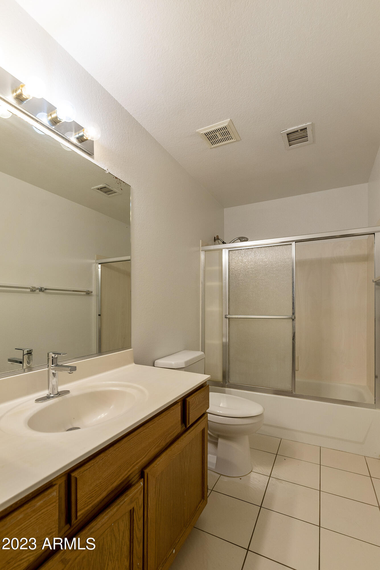 7826 West Boca Raton Road Peoria, AZ 85381 - Photo 23 of 33 Hall bath