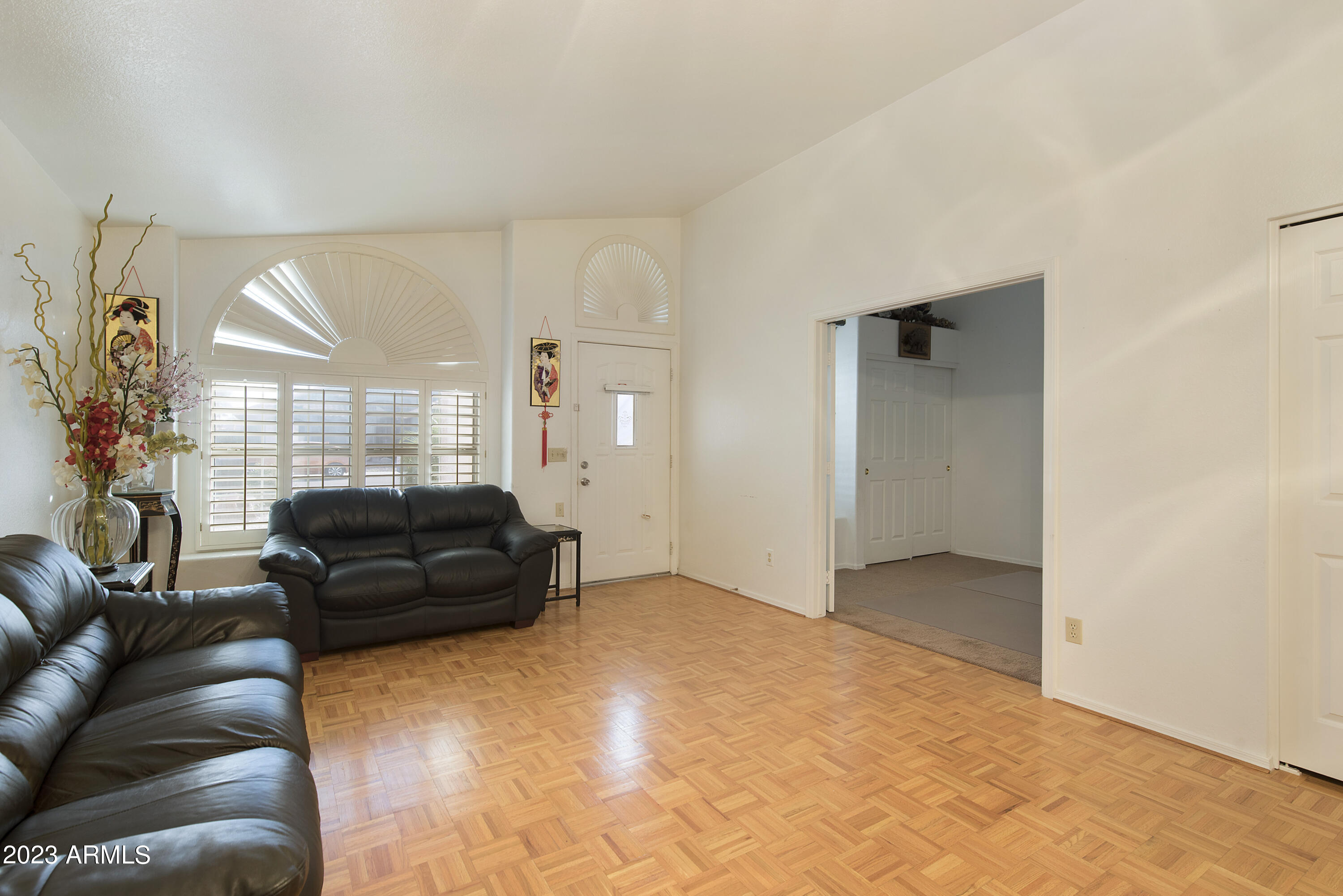 7826 West Boca Raton Road Peoria, AZ 85381 - Photo 7 of 33 Living room