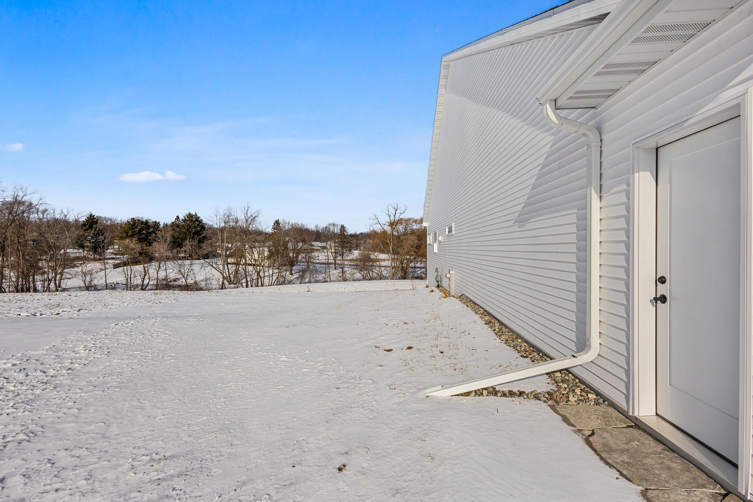 541 Security Boulevard Green Bay, WI 54313 - Photo 9 of 84