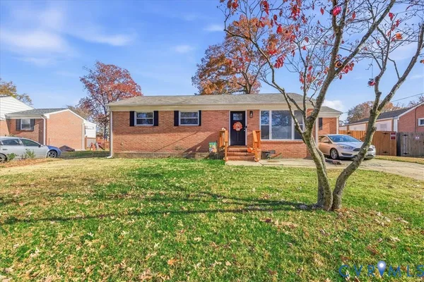 $295,000 | 3111 Holly Avenue, Colonial Heights, VA 23834