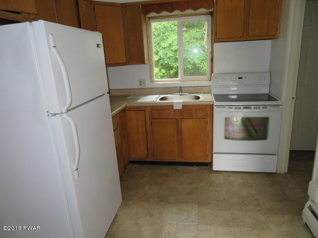 211 Aspen Road Dingmans Ferry, PA 18328 - Photo 15 of 25 IMG_5082
