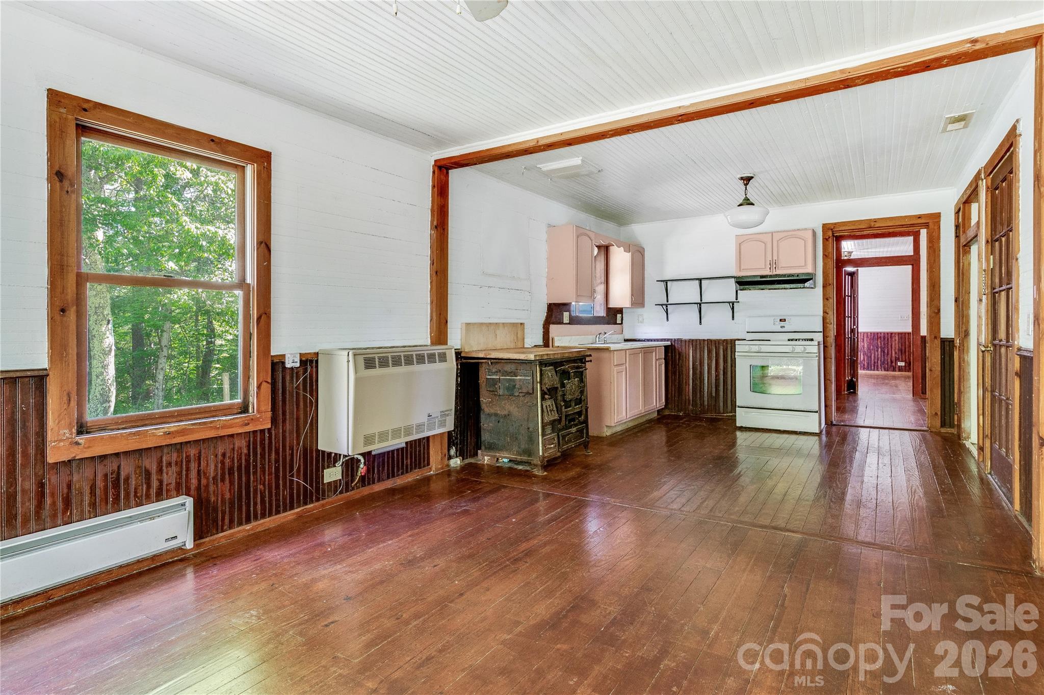 182 Wakti Ridge Road Saluda, NC 28773 - Photo 8 of 17 Gallery Image 8