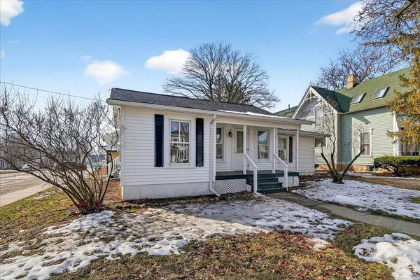 $225,000 | 203 South 1st Street, Evansville, WI 53536