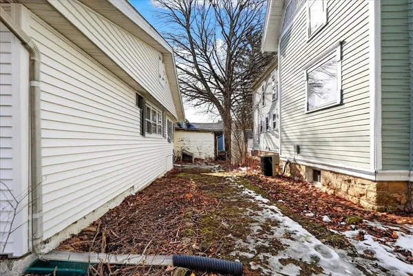 $225,000 | 203 South 1st Street, Evansville, WI 53536