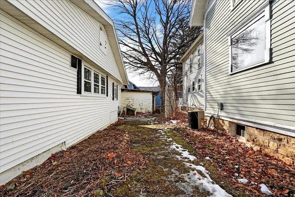 $225,000 | 203 South 1st Street, Evansville, WI 53536