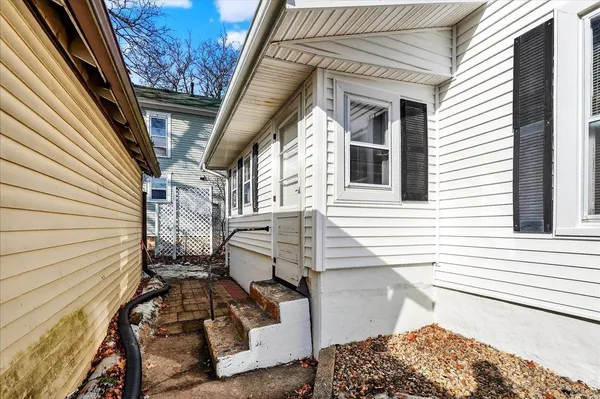 $225,000 | 203 South 1st Street, Evansville, WI 53536