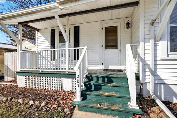 $225,000 | 203 South 1st Street, Evansville, WI 53536