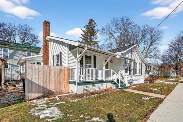 $225,000 | 203 South 1st Street, Evansville, WI 53536