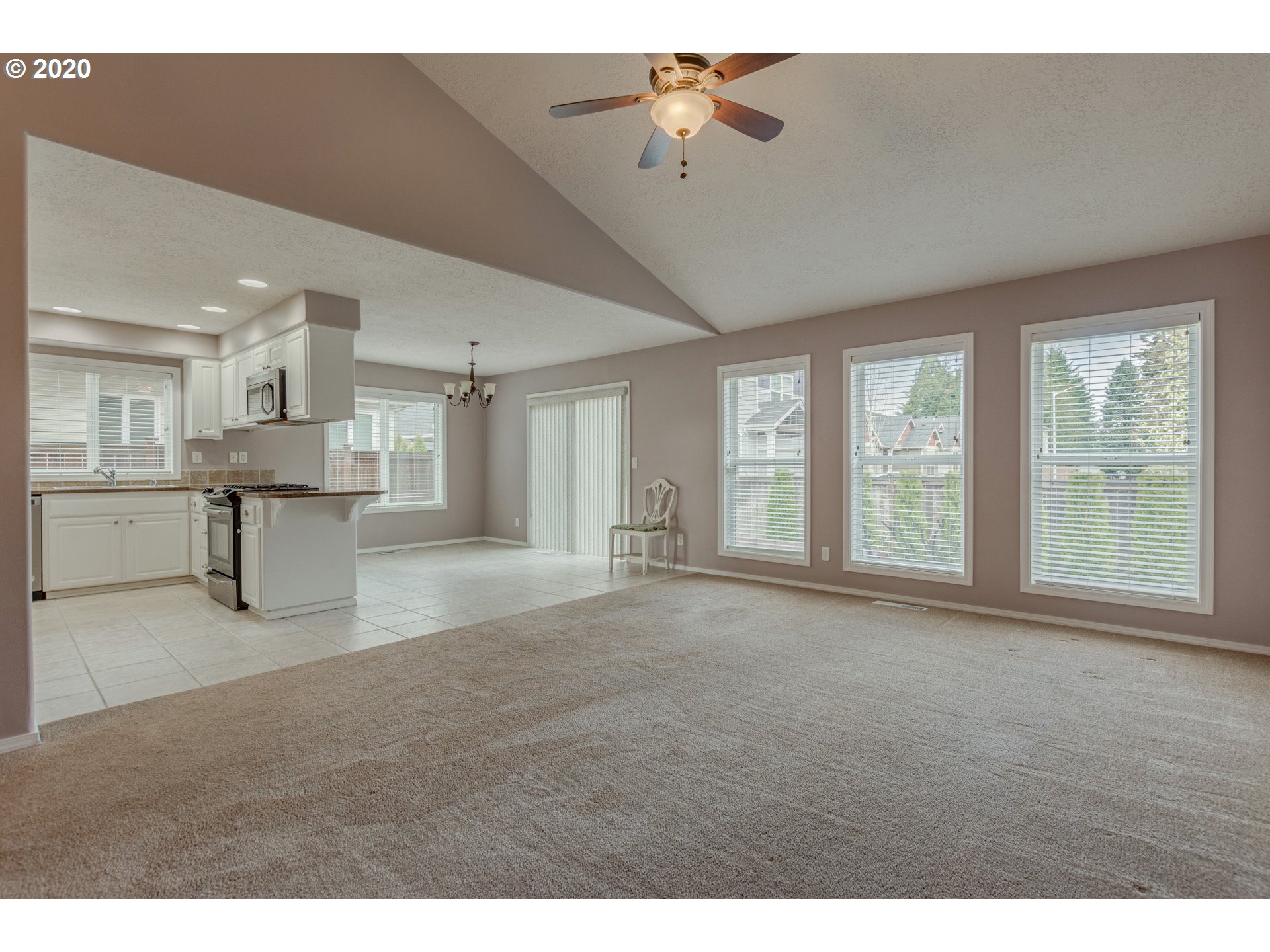 1099 Chardonnay Loop Northeast Keizer, OR 97303 - Photo 15 of 32