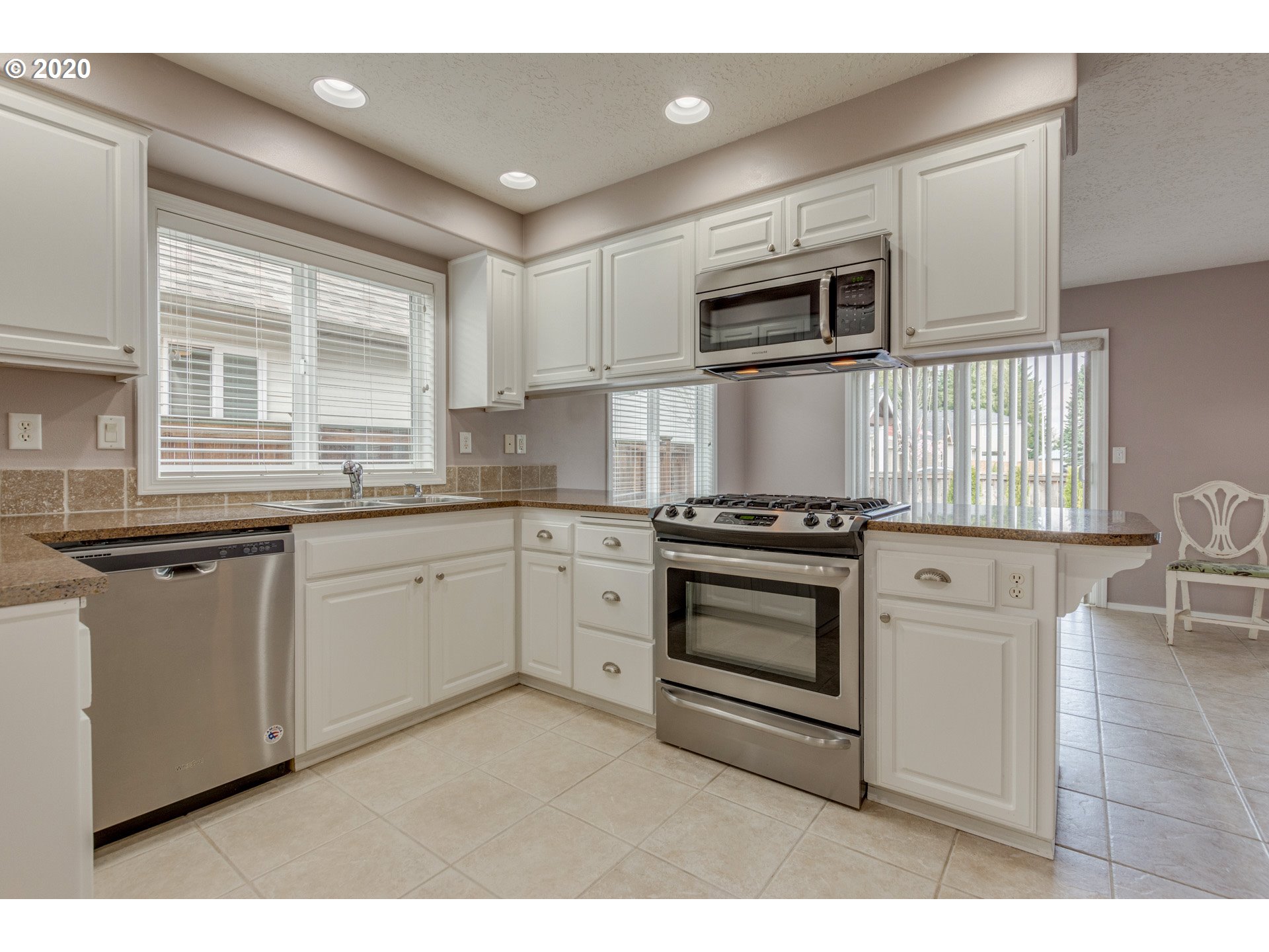 1099 Chardonnay Loop Northeast Keizer, OR 97303 - Photo 9 of 32