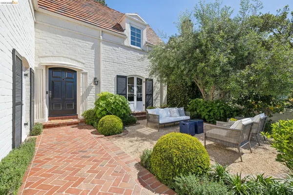 $3,160,000 | 126 Woodland Way, Piedmont, CA 94611