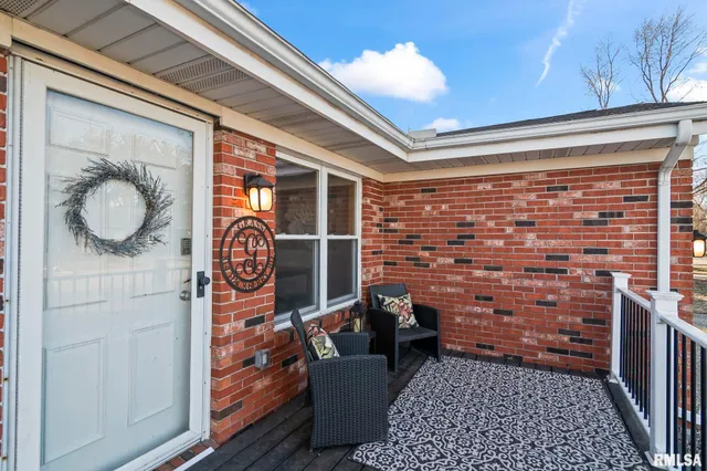 $220,000 | 814 Hackberry Drive, Chatham, IL 62629