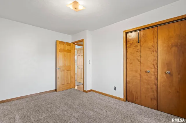 $220,000 | 814 Hackberry Drive, Chatham, IL 62629