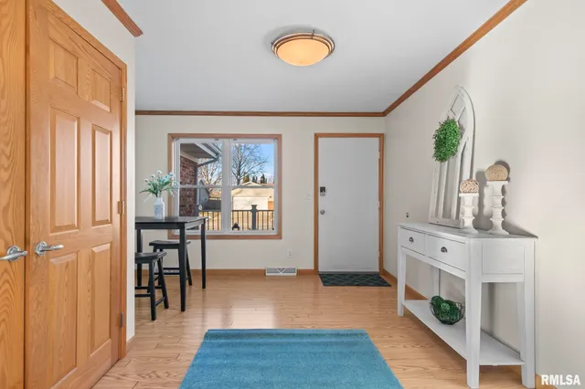 $220,000 | 814 Hackberry Drive, Chatham, IL 62629