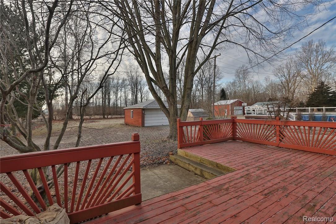29521 West Road New Boston, MI 48164 - Photo 19 of 20 2B8A3033.jpg