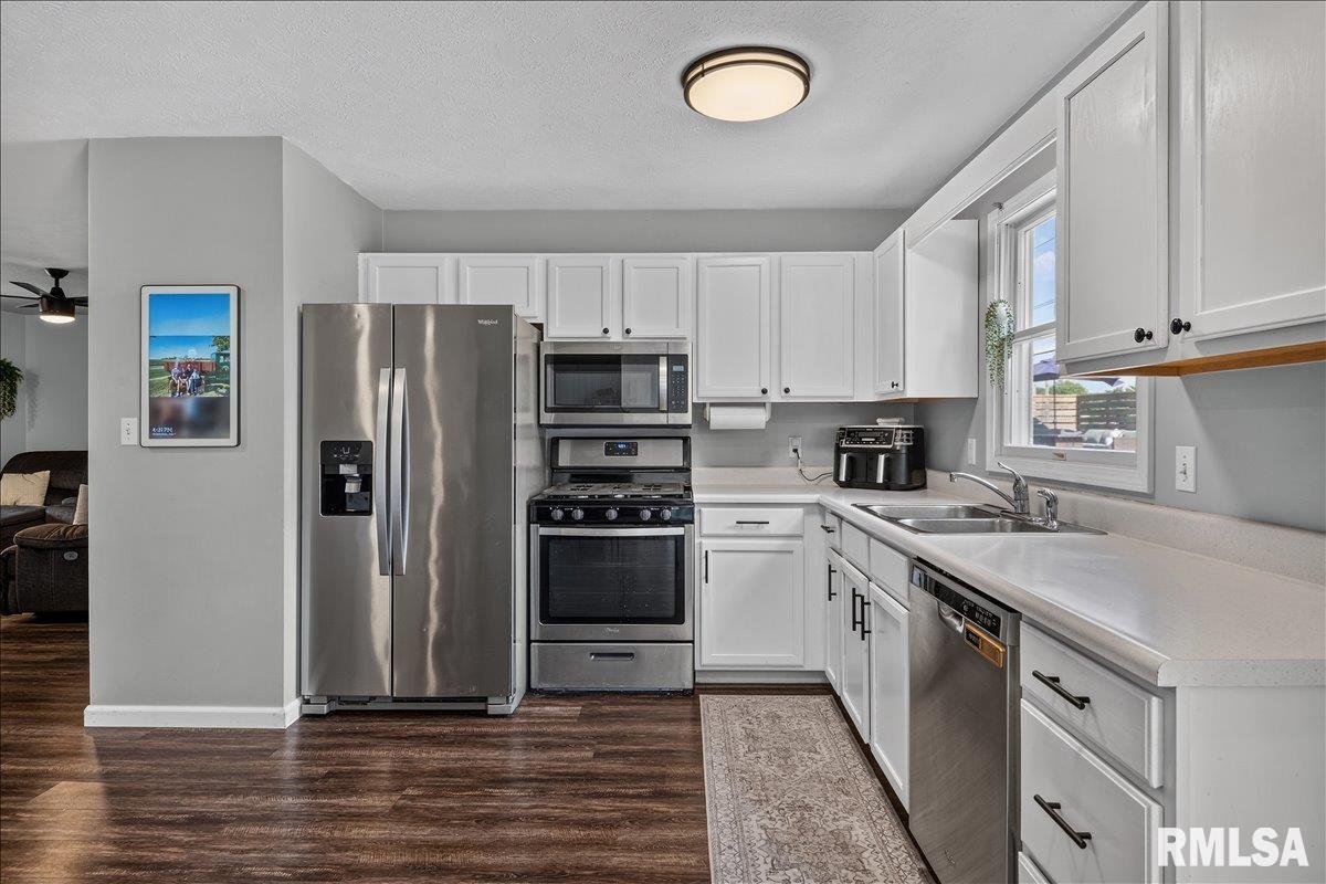 3824 Viking Boulevard Springfield, IL 62712 - Photo 11 of 37