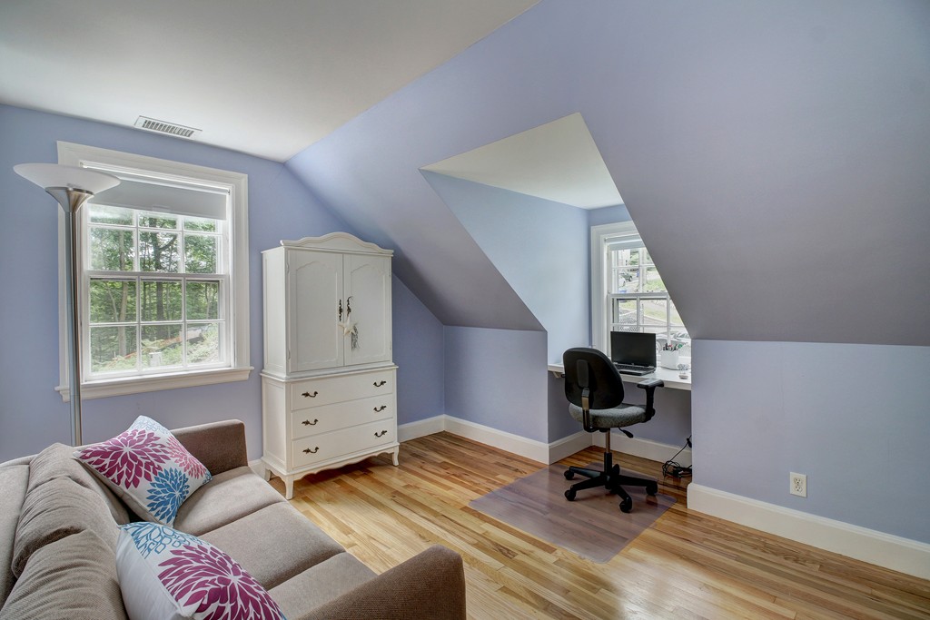 62 Roundwood Road Newton, MA 02464 - Photo 20 of 27 Gallery Image 20