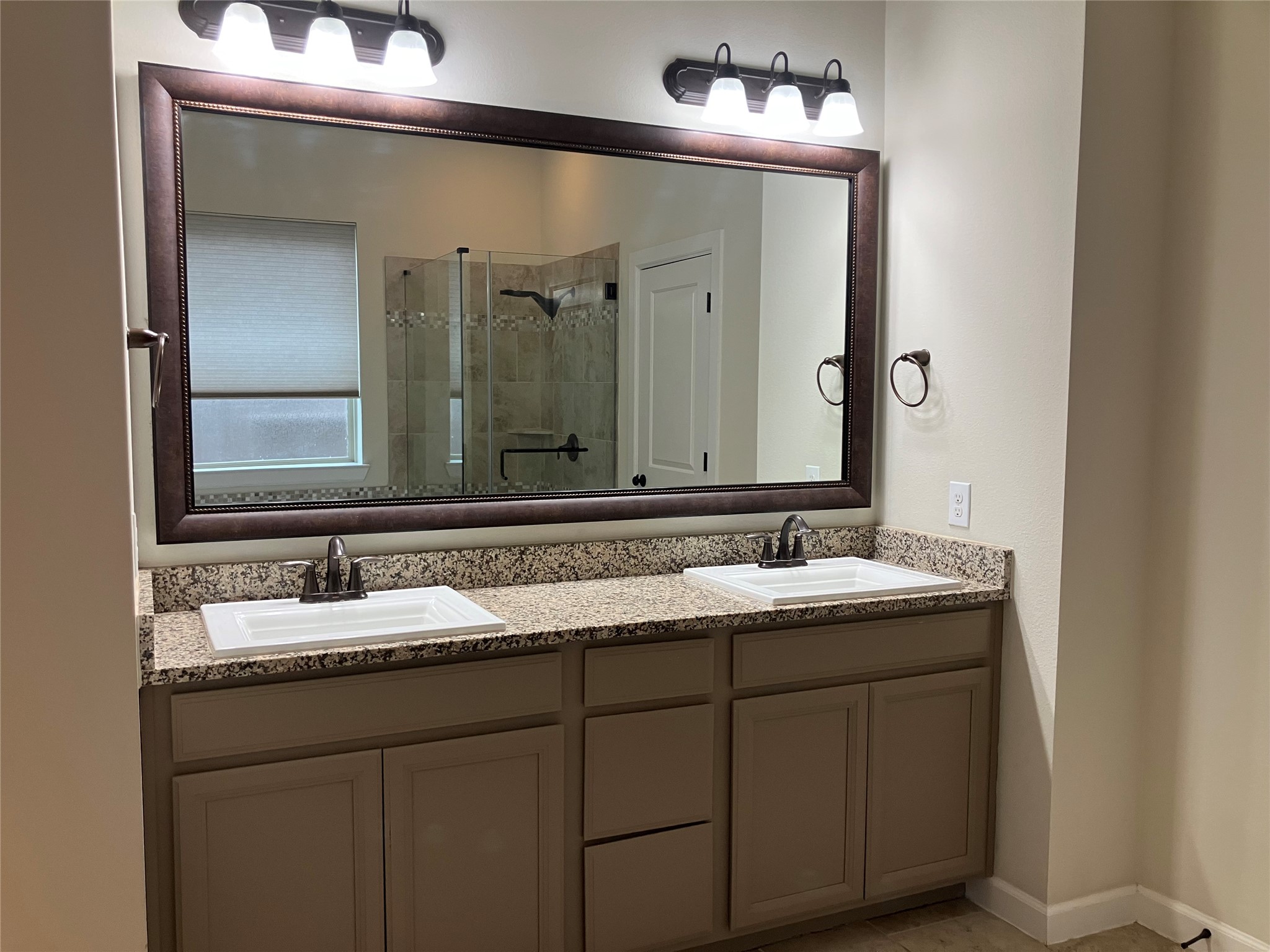 131 Castlegate Lane Houston, TX 77065 - Photo 16 of 24 master bath double sink