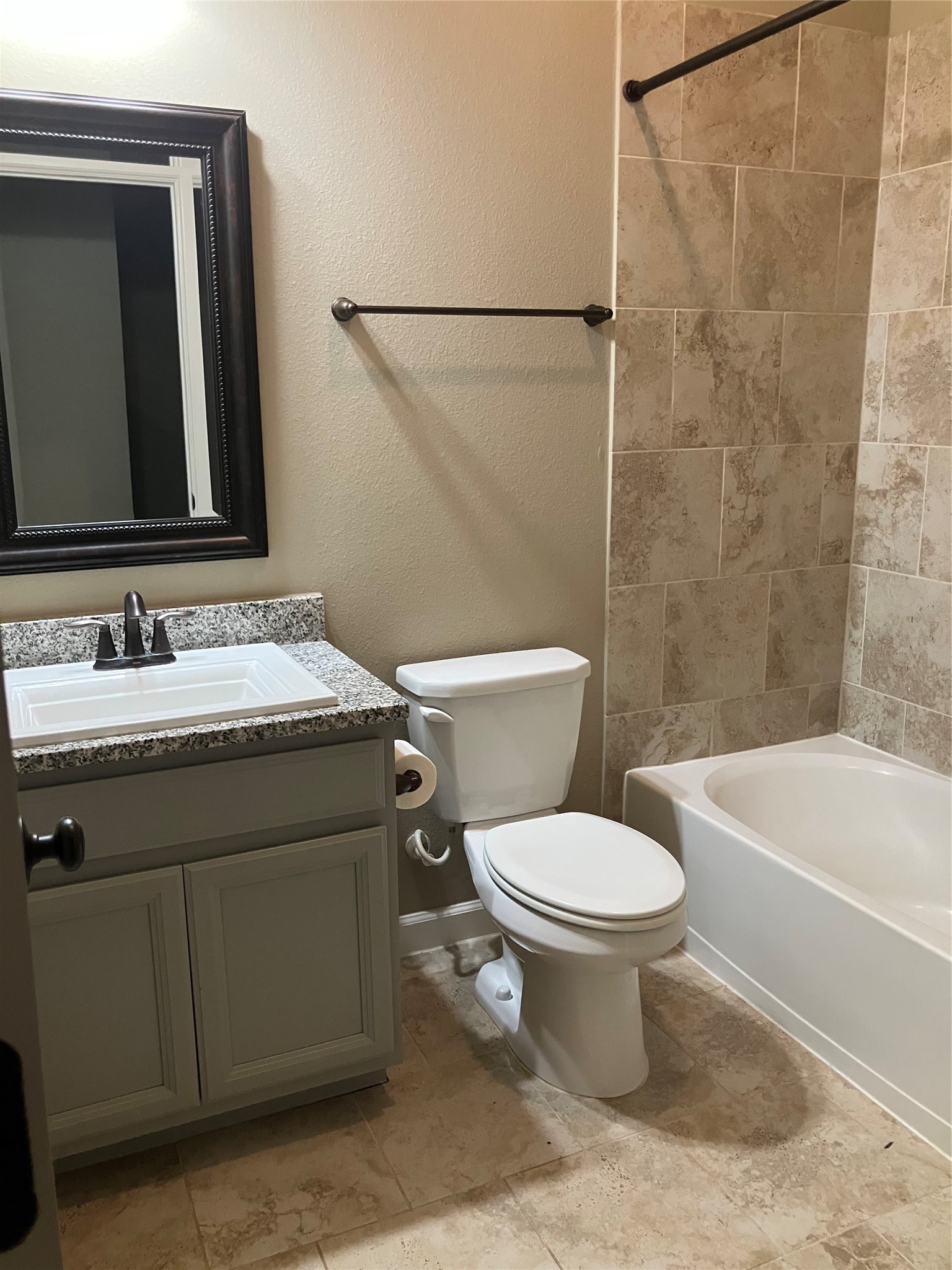 131 Castlegate Lane Houston, TX 77065 - Photo 22 of 24 second bathroom