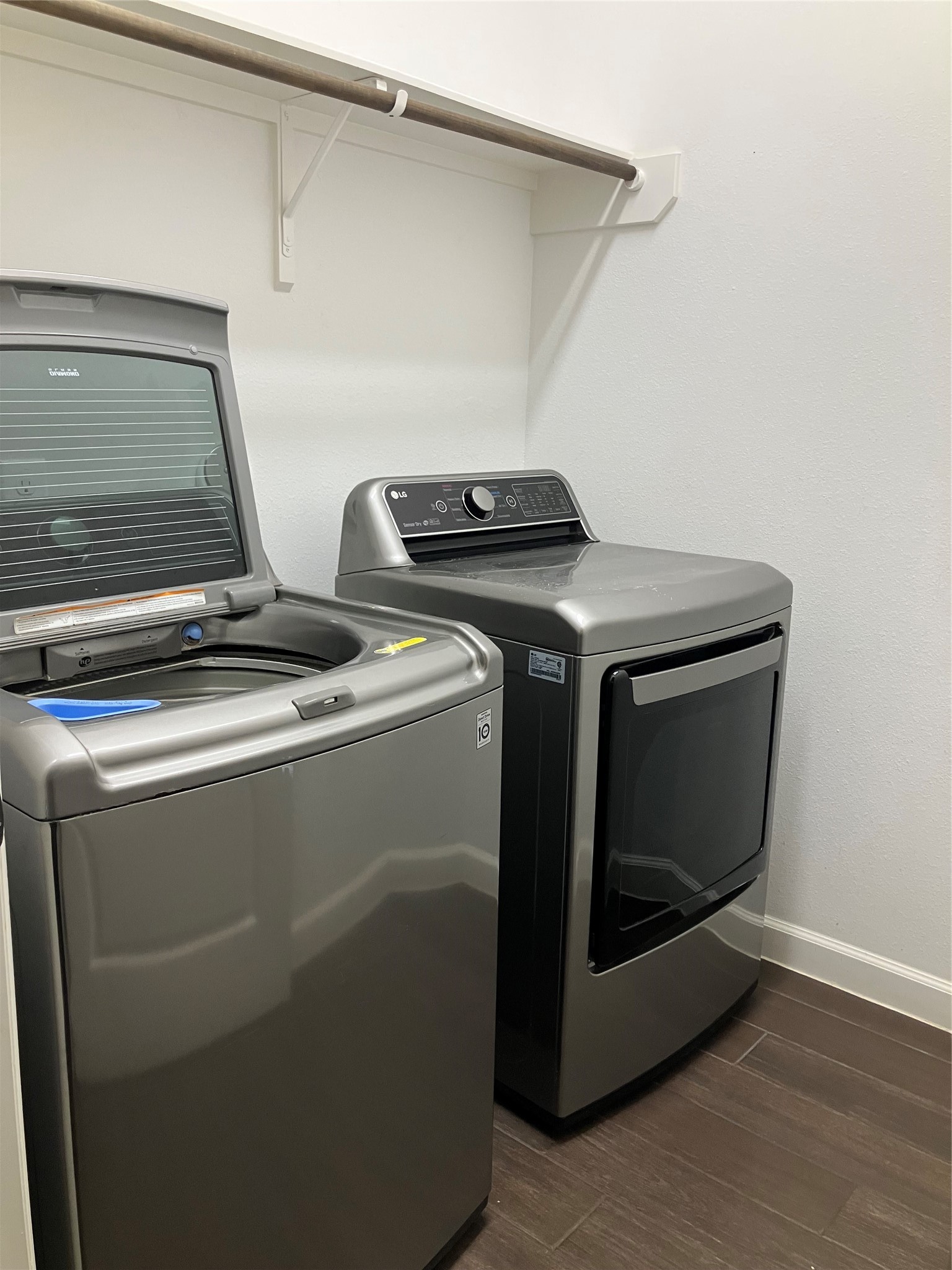 131 Castlegate Lane Houston, TX 77065 - Photo 23 of 24 washer and dryer included