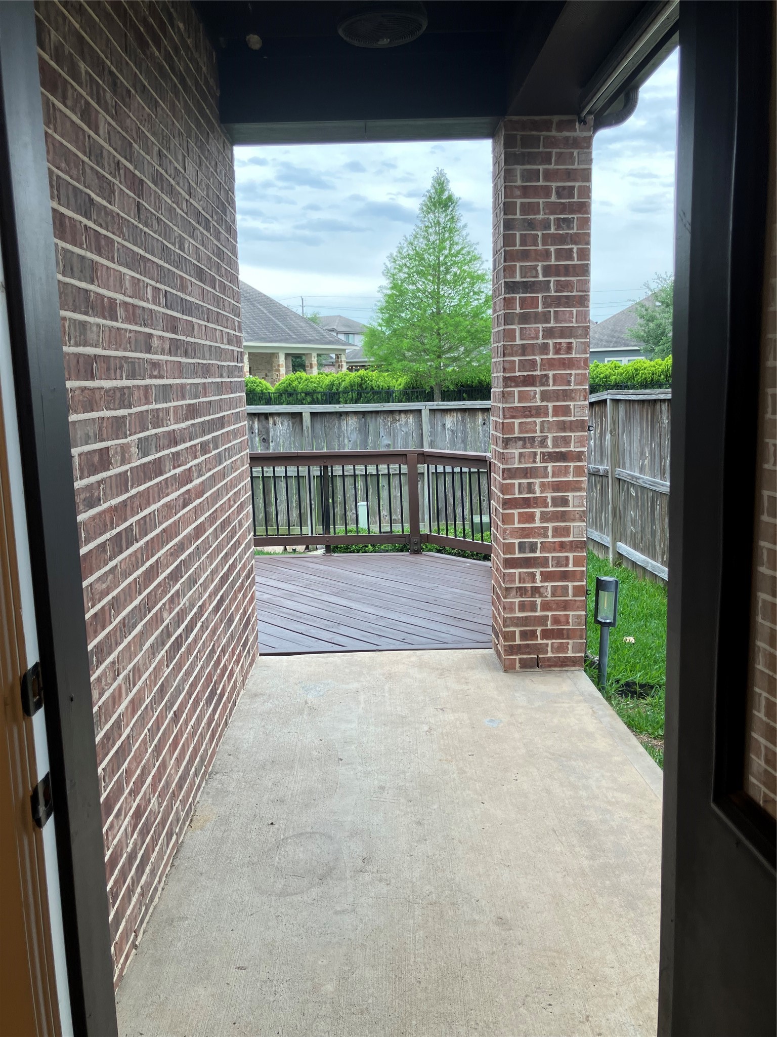 131 Castlegate Lane Houston, TX 77065 - Photo 9 of 24 patio