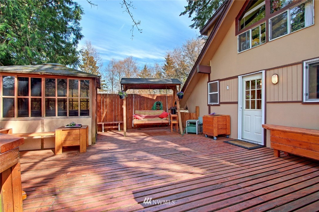 15542 112th Avenue Northeast Bothell, WA 98011 - Photo 3 of 25 Gallery Image 3