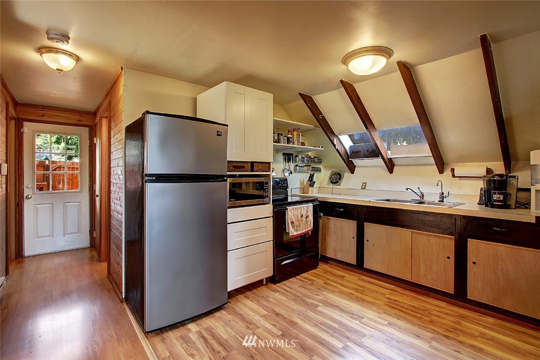 15542 112th Avenue Northeast Bothell, WA 98011 - Photo 10 of 25 Gallery Image 10
