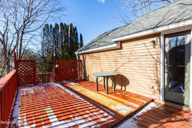 $279,900 | 30 Pinehurst Avenue, Pittsfield, MA 01201