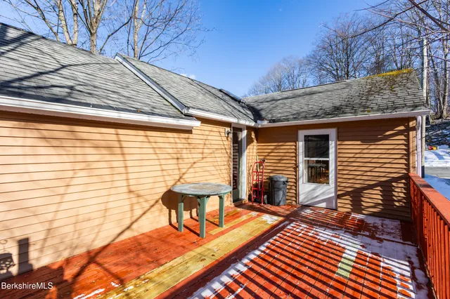 $279,900 | 30 Pinehurst Avenue, Pittsfield, MA 01201