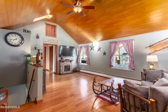 $279,900 | 30 Pinehurst Avenue, Pittsfield, MA 01201