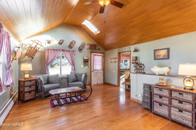 $279,900 | 30 Pinehurst Avenue, Pittsfield, MA 01201