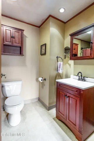 $279,900 | 30 Pinehurst Avenue, Pittsfield, MA 01201