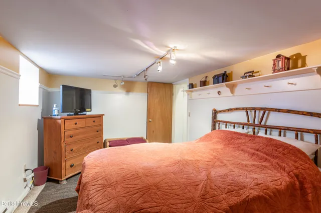 $279,900 | 30 Pinehurst Avenue, Pittsfield, MA 01201