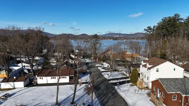 $279,900 | 30 Pinehurst Avenue, Pittsfield, MA 01201