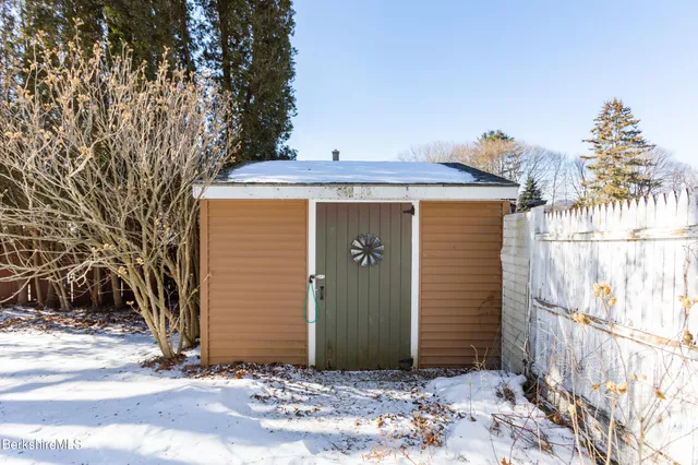 $279,900 | 30 Pinehurst Avenue, Pittsfield, MA 01201