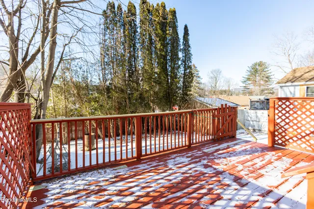 $279,900 | 30 Pinehurst Avenue, Pittsfield, MA 01201