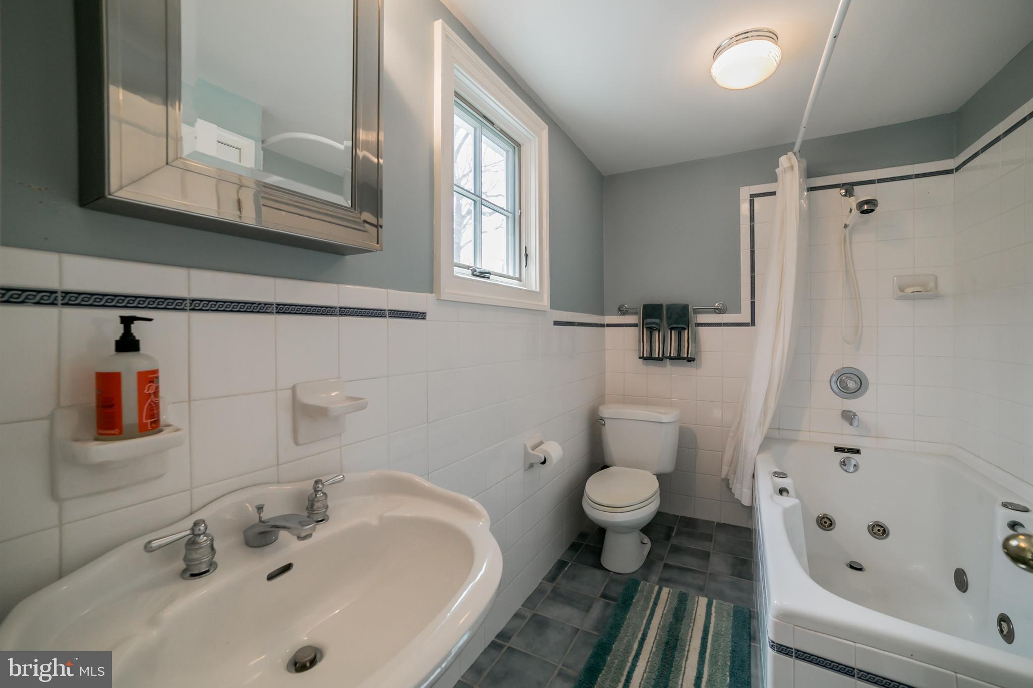 336 Devonshire Road Devon, PA 19333 - Photo 29 of 35 Upper Bathroom
