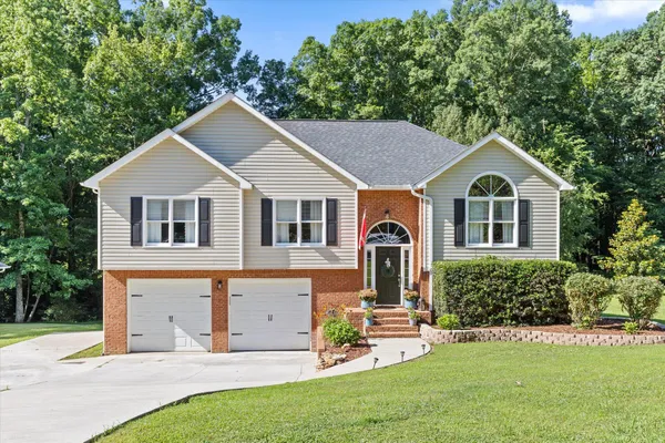 $389,900 | 105 Creekside Drive, Dalton, GA 30720