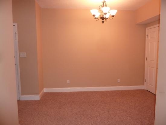 13 Ridgeway Road, Unit 3B Norris, TN 37828 - Photo 3 of 7 1diningarea