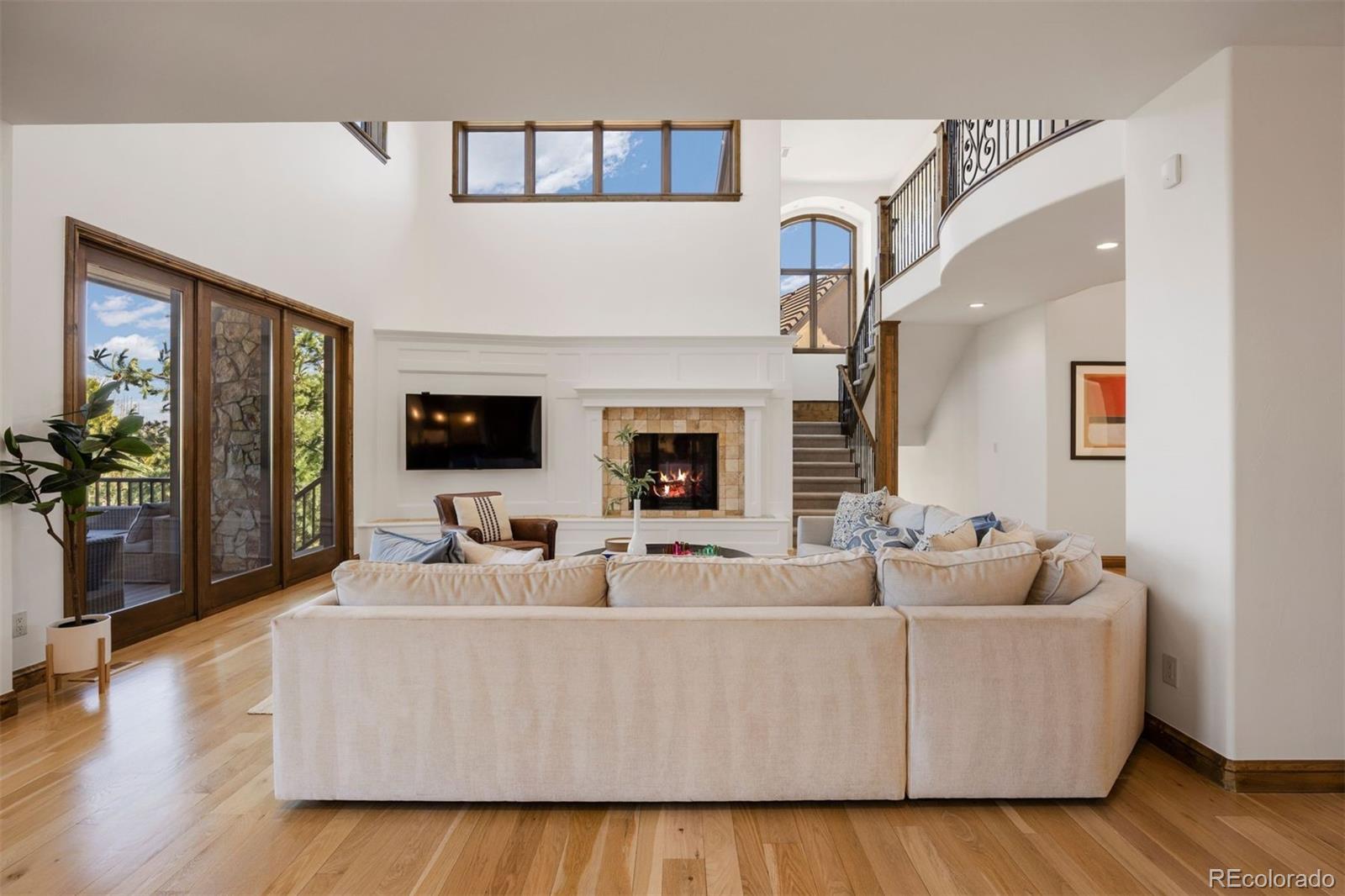 5845 Amber Ridge Drive Castle Pines, CO 80108 - Photo 9 of 44