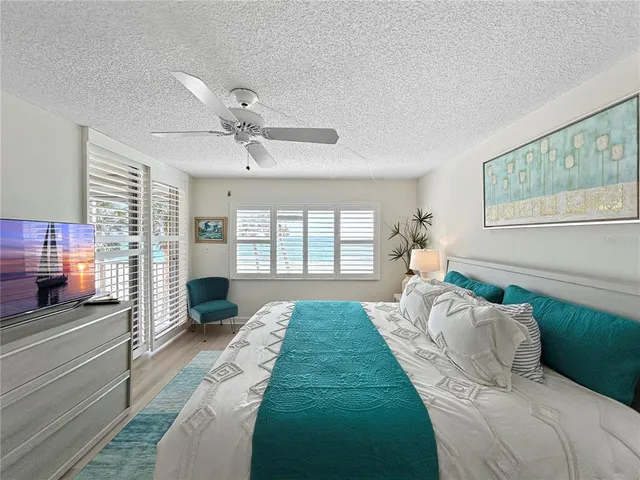 $6,000 | 4325 Gulf Of Mexico Drive, Unit 305, Longboat Key, FL 34228