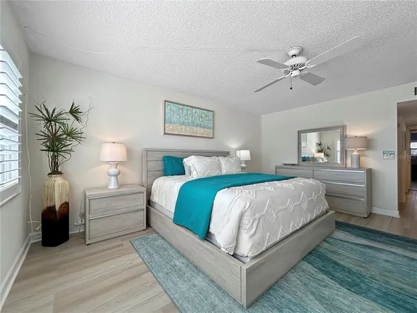 $6,000 | 4325 Gulf Of Mexico Drive, Unit 305, Longboat Key, FL 34228