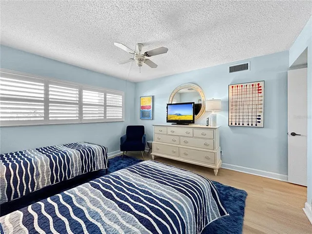 $6,000 | 4325 Gulf Of Mexico Drive, Unit 305, Longboat Key, FL 34228