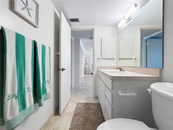 $6,000 | 4325 Gulf Of Mexico Drive, Unit 305, Longboat Key, FL 34228