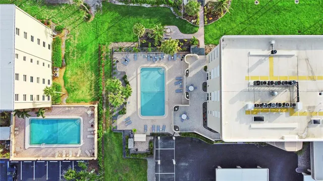 $6,000 | 4325 Gulf Of Mexico Drive, Unit 305, Longboat Key, FL 34228