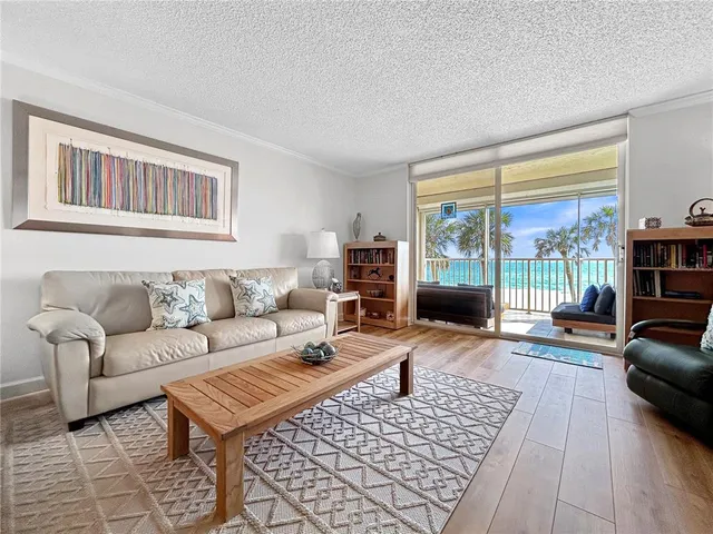 $6,000 | 4325 Gulf Of Mexico Drive, Unit 305, Longboat Key, FL 34228