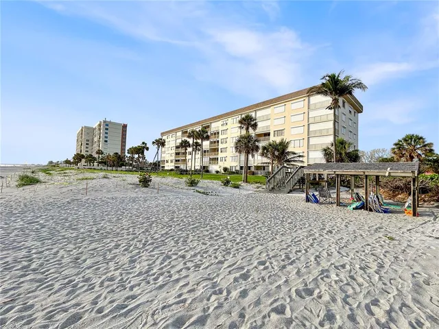 $6,000 | 4325 Gulf Of Mexico Drive, Unit 305, Longboat Key, FL 34228