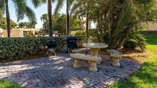 $6,000 | 4325 Gulf Of Mexico Drive, Unit 305, Longboat Key, FL 34228